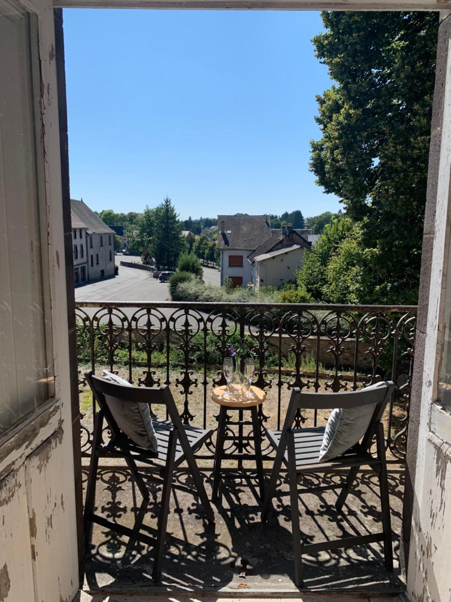 Le Chateau Giat Exterior foto